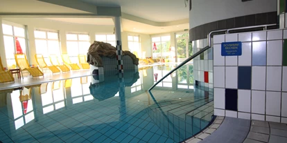 Wanderurlaub - Klassifizierung: 3 Sterne - Panorama Hallenbad mit großer Panorama Terrasse - Wohlfühl Hotel Wiesenhof