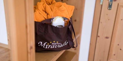 Wanderurlaub - Klobenstein - Bademantel  - Hotel Miravalle
