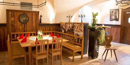 Wanderurlaub - Fahrstuhl - Bayern - Gaststube - Klosterhotel Ettal