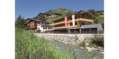Wanderurlaub - Bach (Bach) - Außenansicht Sommer - Hotel Auenhof