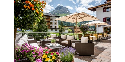 Wanderurlaub - Bach (Bach) - Sonnenterrasse im Auenhof - Hotel Auenhof