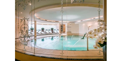 Wanderurlaub - Bach (Bach) - Pool im Auenhof - Hotel Auenhof