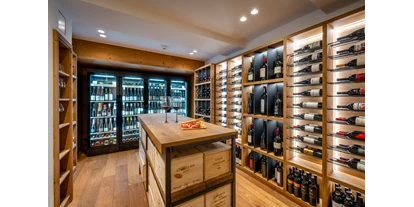 Wanderurlaub - Bach (Bach) - Vinothek im Auenhof - Hotel Auenhof