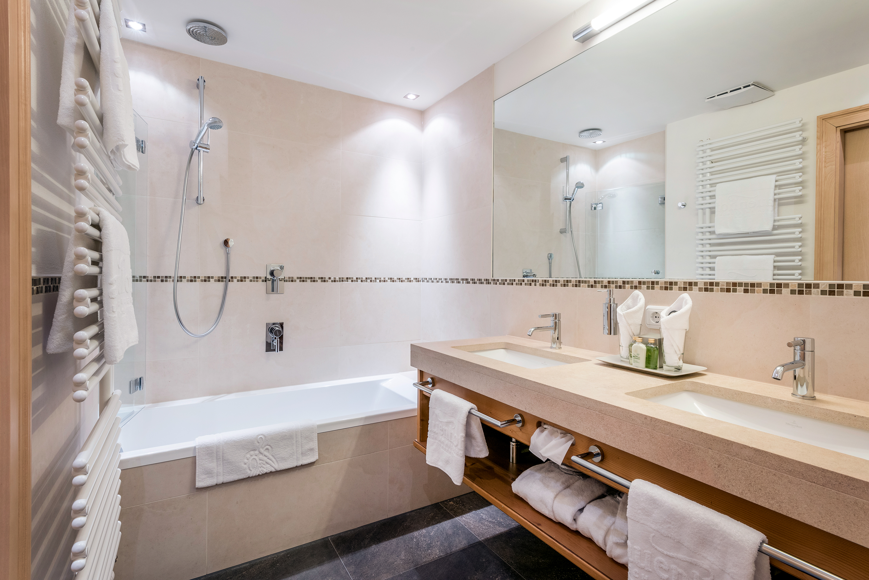 Wanderhotel: Junior Suite Wiesele Badezimmer - Hotel Auenhof