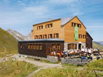 Hotel Goldener Berg - Your Mountain Selfcare Resort Almen Stuttgarter Hütte