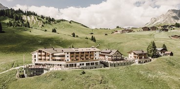 Wanderurlaub - Vorarlberg - Außenansicht des Hotels - Hotel Goldener Berg