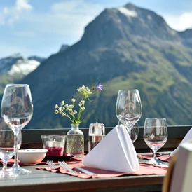 Wanderhotel: Sonnenterrasse - Hotel Goldener Berg - Your Mountain Selfcare Resort
