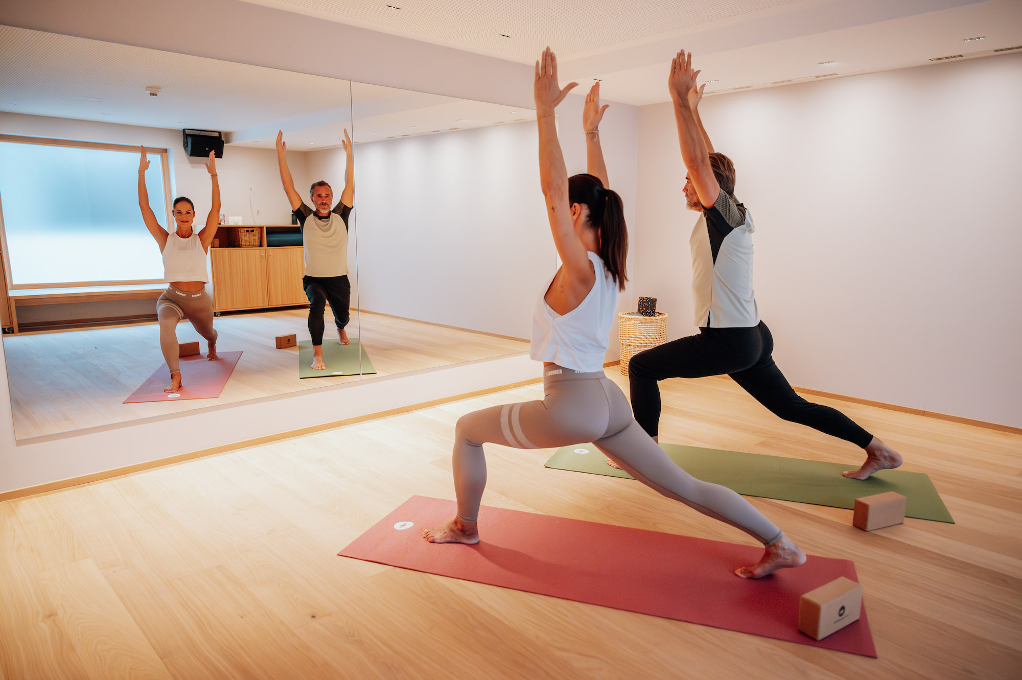 Wanderurlaub - PLZ 6782 (Österreich) - Yogaraum - Hotel Goldener Berg - Your Mountain Selfcare Resort