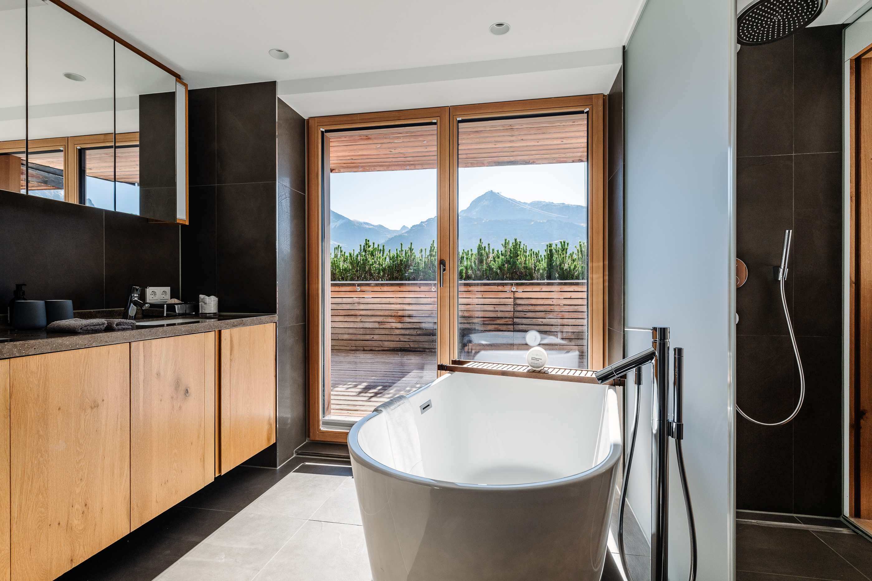 Wanderurlaub - Schruns - Zimmer - Hotel Goldener Berg - Your Mountain Selfcare Resort