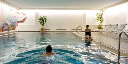 Wanderurlaub - Pools: Schwimmteich - Felbermayer Hotel & Alpin Spa Montafon