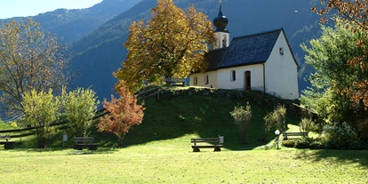 Wanderurlaub - Pools: Schwimmteich - Felbermayer Hotel & Alpin Spa Montafon
