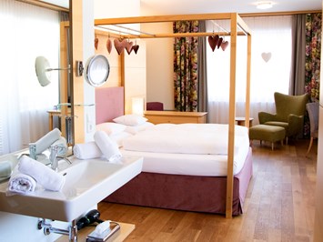Hotel Walserberg Zimmerkategorien Romantik Suite