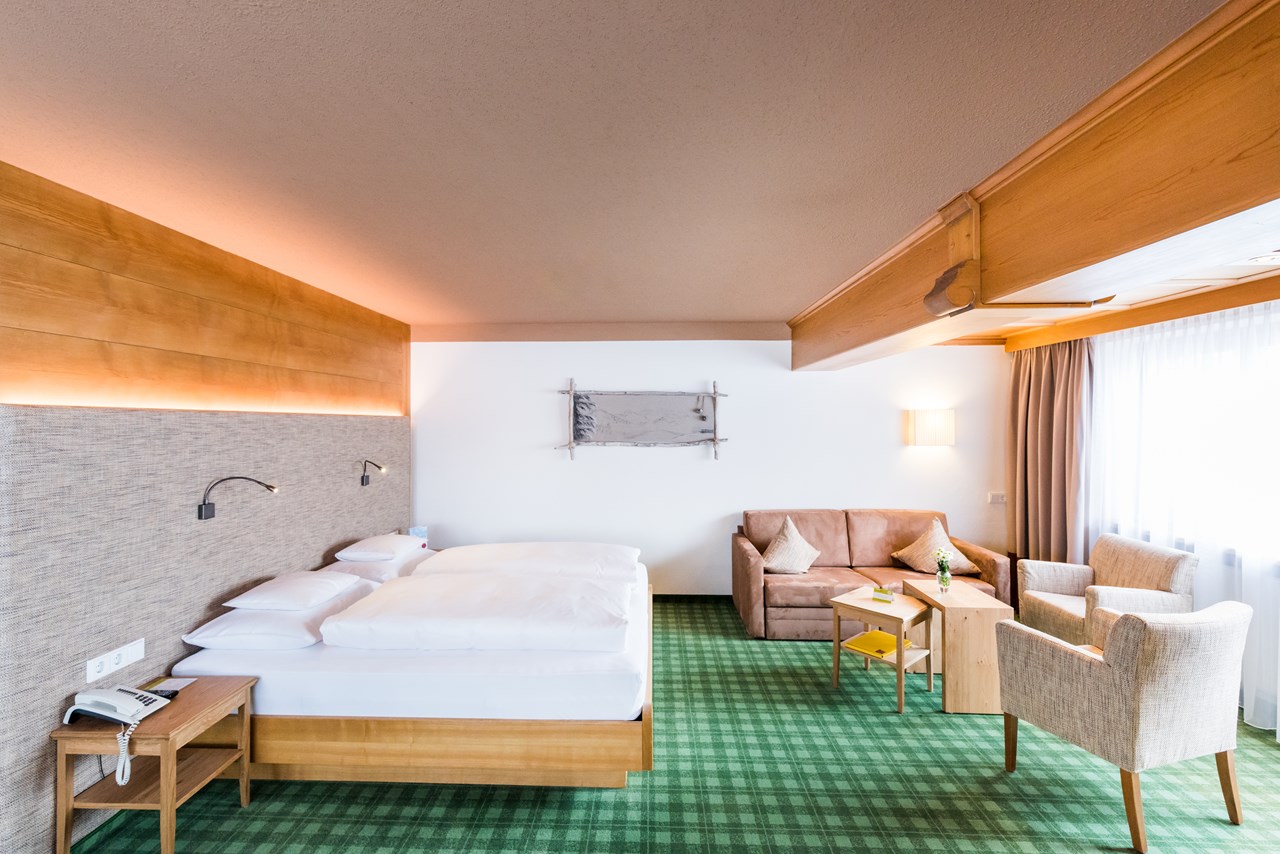 Hotel Walserberg Zimmerkategorien Suite Edelweiß