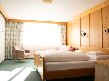 Hotel Walserberg Zimmerkategorien Doppelzimmer Arnika 