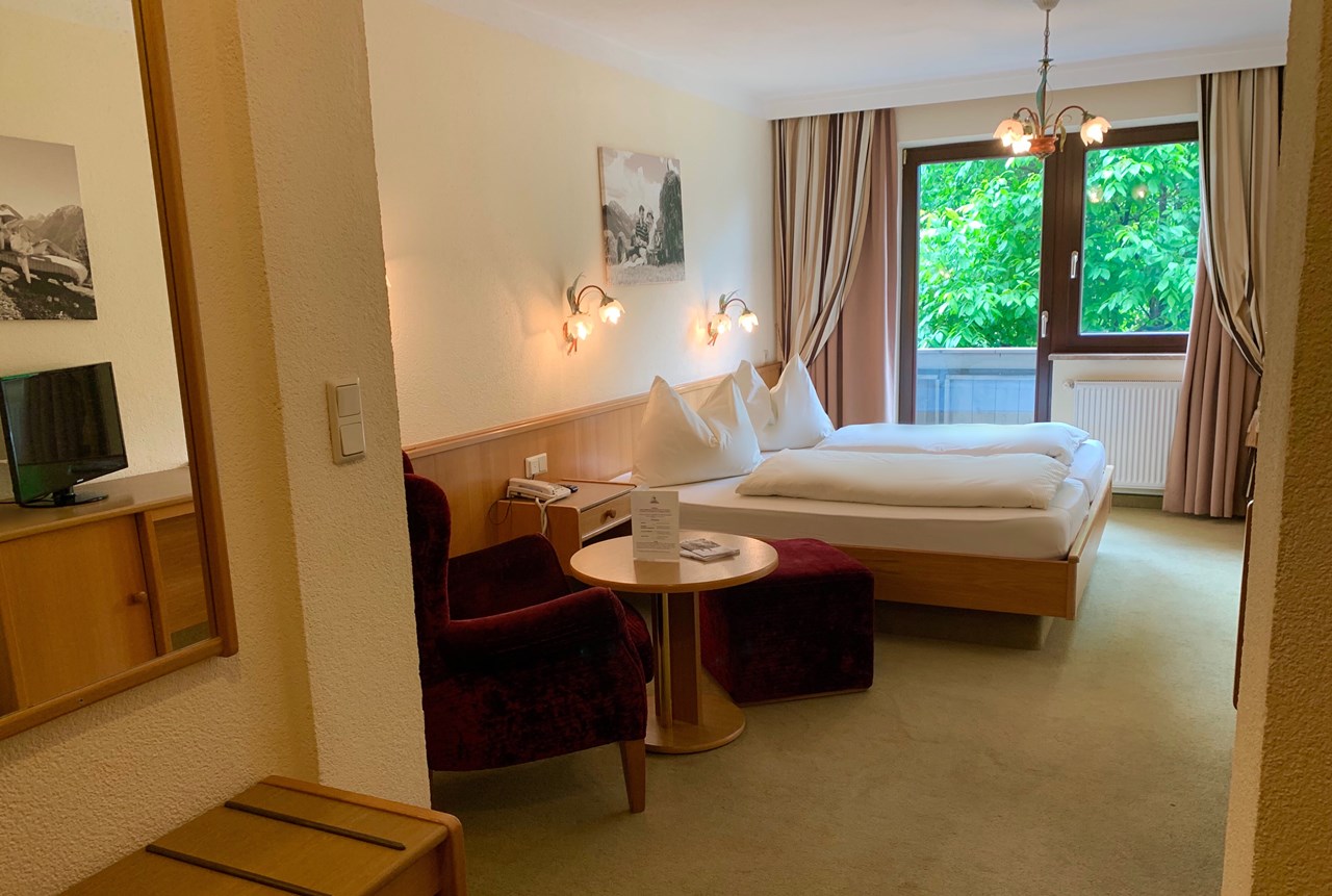 Hotel & Restaurant zum Lamm Zimmerkategorien Komfortdoppelzimmer "Bergblick"