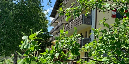 Wanderurlaub - Klassifizierung: 3 Sterne - Tirol - Hotel zum Lamm, Sonnenwiese, Garten - Hotel & Restaurant zum Lamm