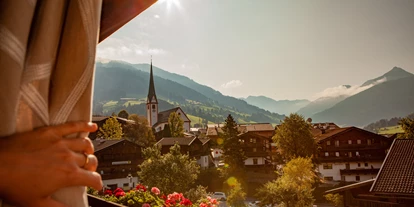 Wanderurlaub - Hotel-Schwerpunkt: Wandern & Biken - Tirol - Ausblick auf Alpbach und die umliegenden Berge - Hotel Zur Post