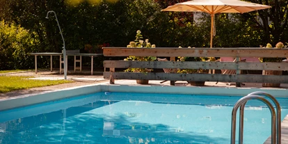 Wanderurlaub - Hotel-Schwerpunkt: Wandern & Biken - Tirol - Unser Pool im Garten - Hotel Zur Post