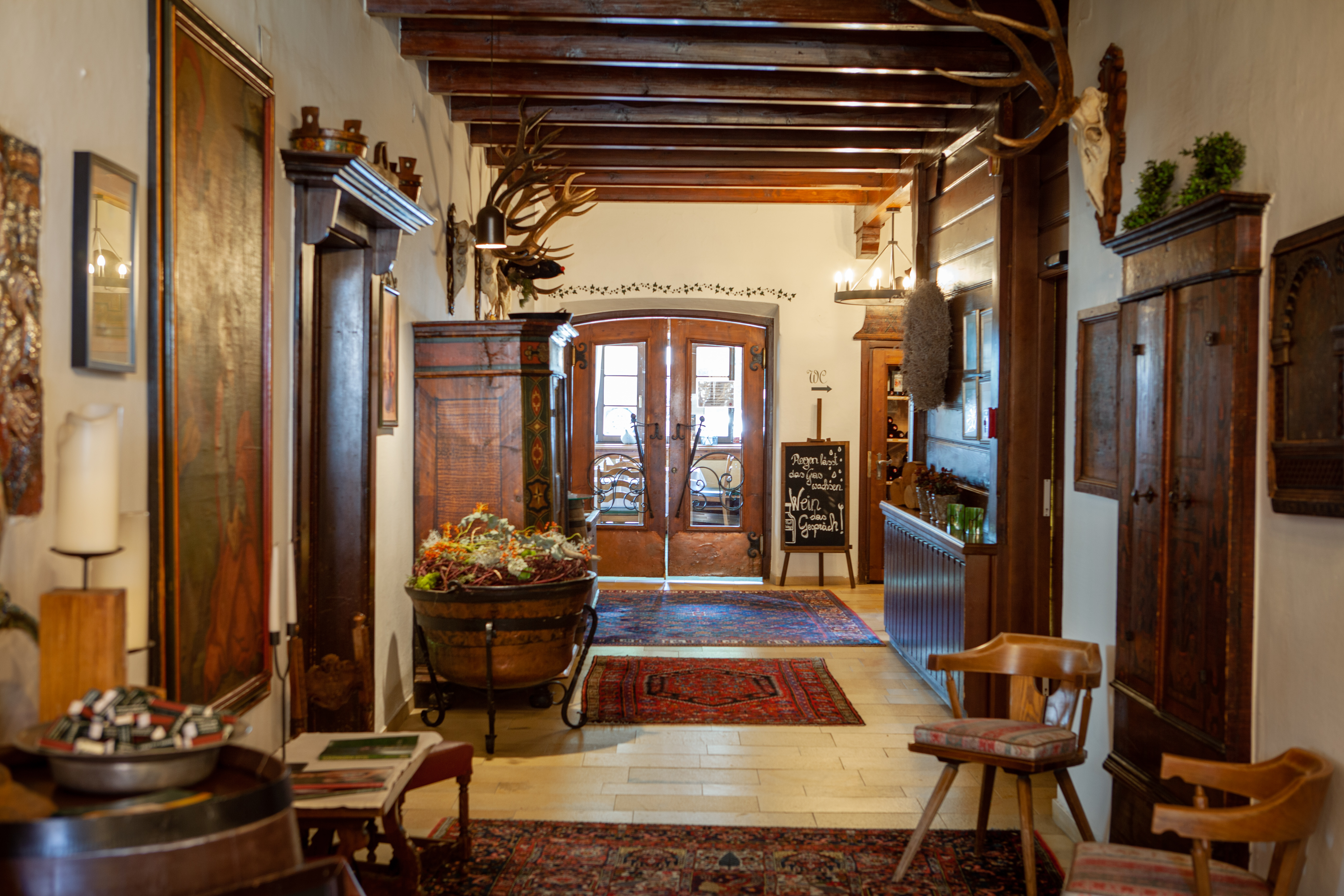 Wanderhotel: Eingangsbereich unserer Traditionshotels - Hotel Zur Post