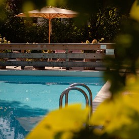 Wanderhotel: Unser Pool - Hotel Zur Post