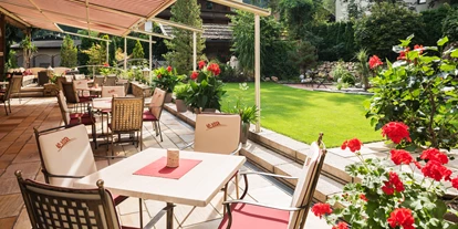 Wanderurlaub - Hotel-Schwerpunkt: Wandern & Biken - Tirol - Garten - Hotel Pramstraller