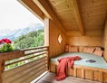 Wanderhotel: Kusche Ecke auf dem Balkon (Suiten) - Inntalerhof - DAS Panoramahotel
