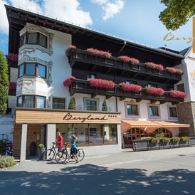 Wanderhotel: Außenansicht Hotel Bergland Seefeld - Hotel Bergland in Seefeld