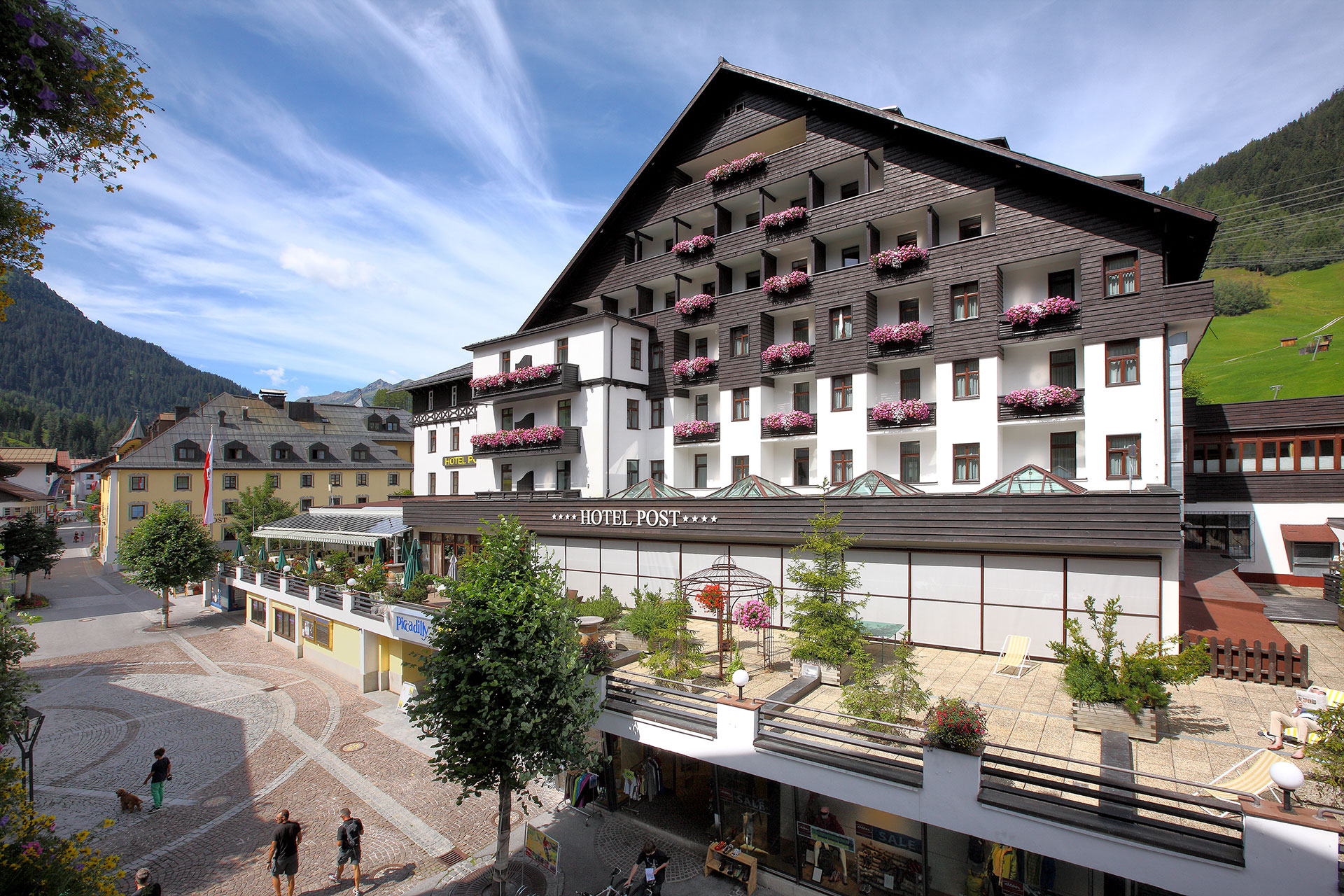 Wanderurlaub - Tirol - Hotel Außenansicht - Hotel Post