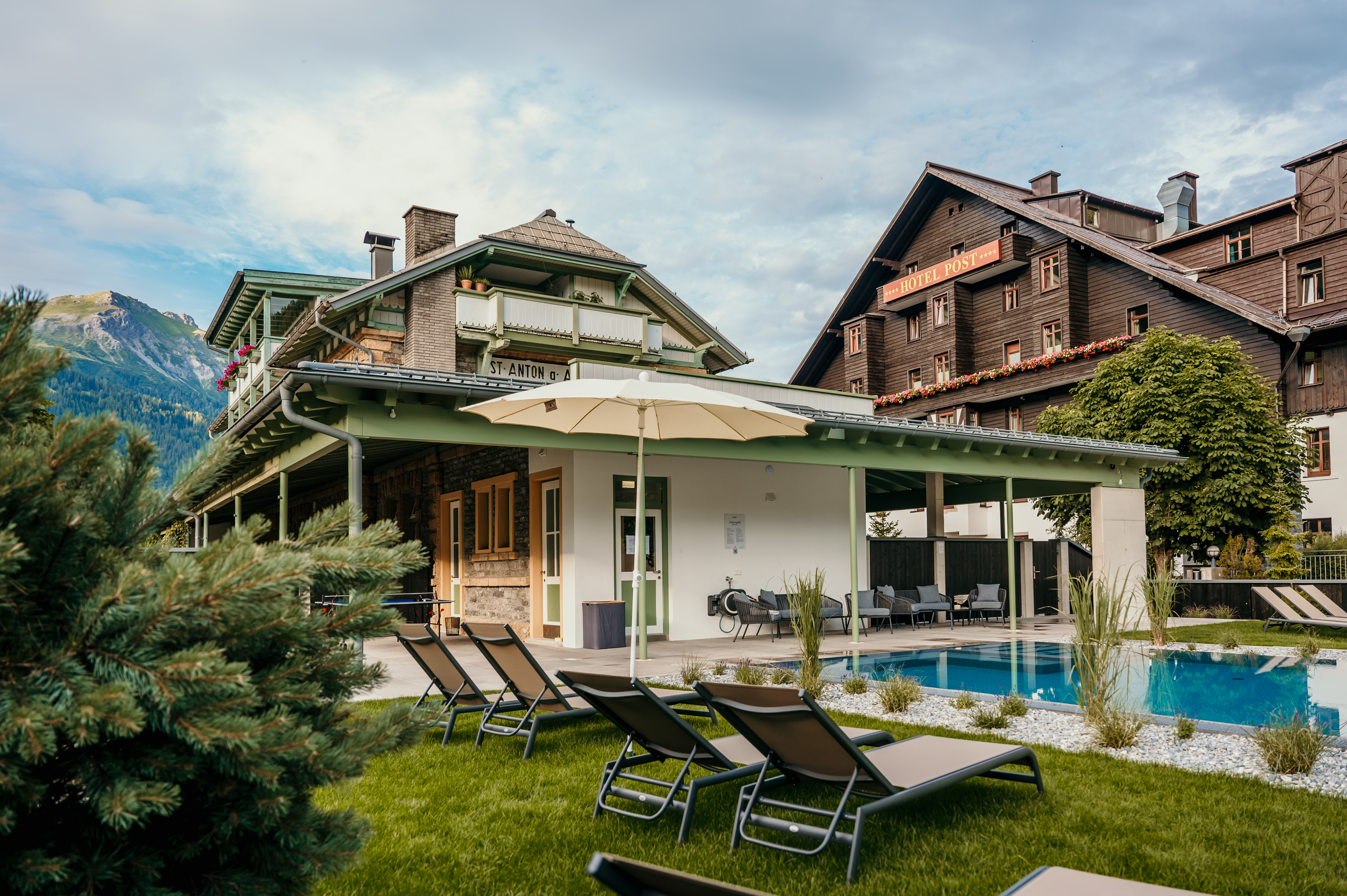 Wanderurlaub - Tirol - Außenpool - Hotel Post