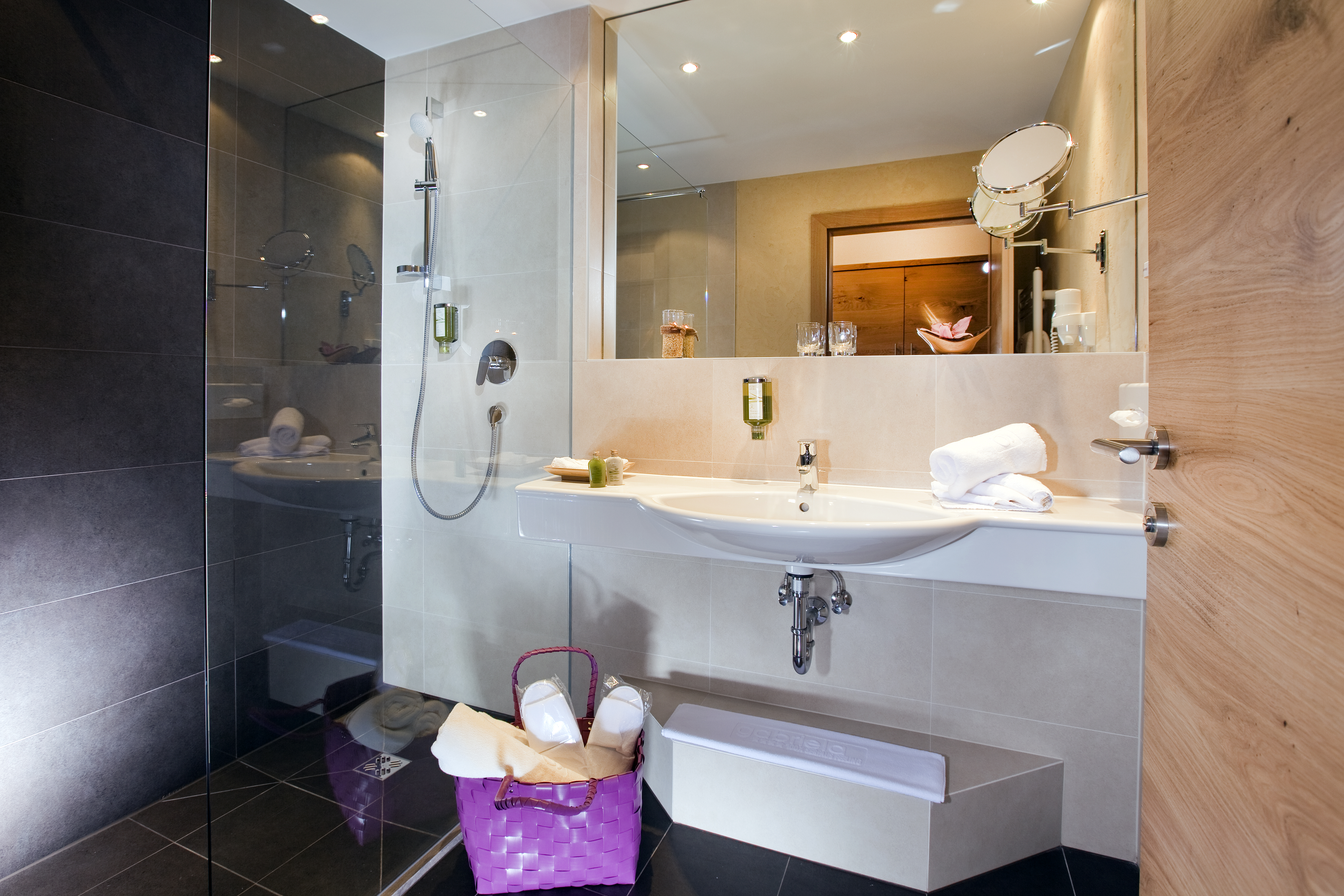 Wanderhotel: Bad - Hotel Gabriela Serfaus