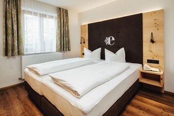 Wanderhotel: Familienzimmer "Bergidylle Zirbe" - Hotel Edelweiss