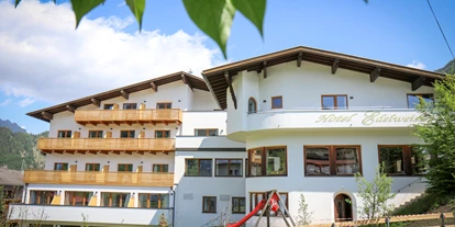 Wanderurlaub - Hotel-Schwerpunkt: Wandern & Biken - Tirol - Außenansicht Hotel SOMMER - Hotel Edelweiss