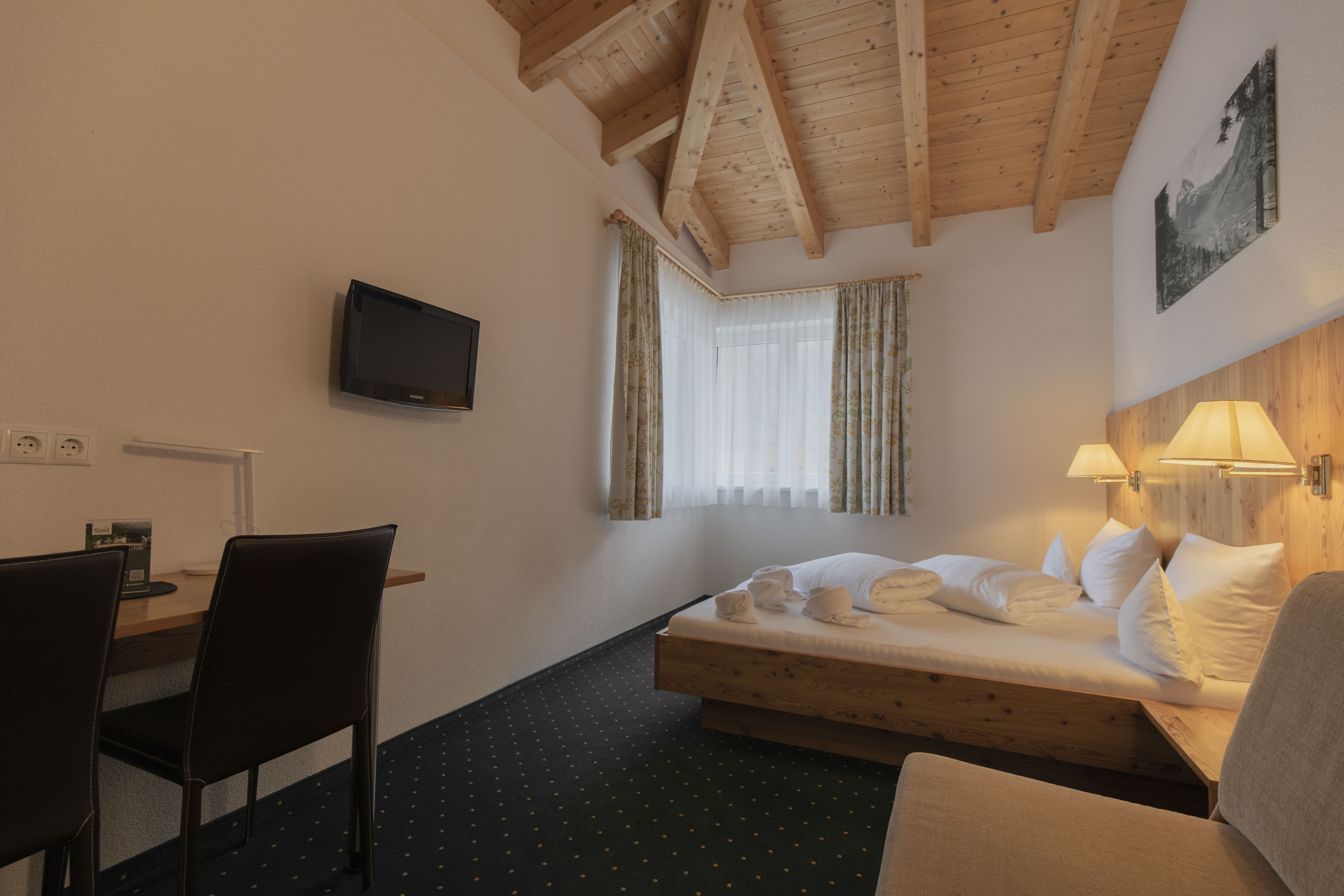 Wanderhotel: Doppelzimmer Ballunspitze - Berghotel Rasis