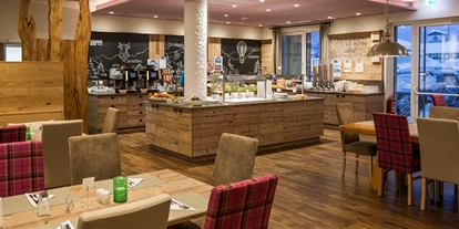 Wanderurlaub - Fahrstuhl - COOEE Alpin Hotel Dachstein