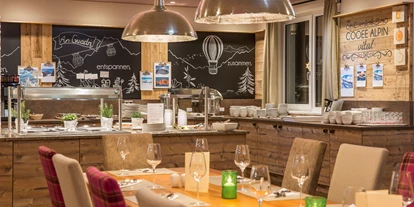 Wanderurlaub - Fahrstuhl - COOEE Alpin Hotel Dachstein